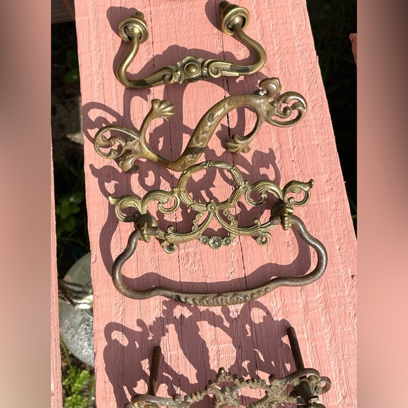 Set Of 6 Vintage Cast Iron Drawer Pulls. Variety Set. - Picture 9 of 15